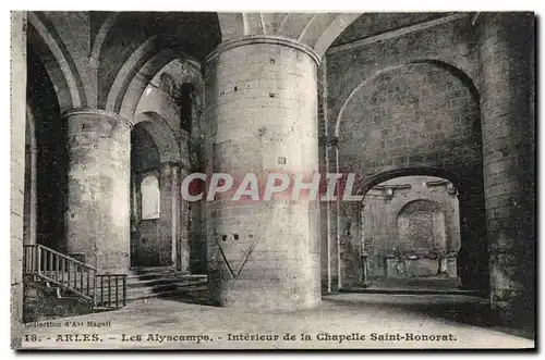 Ansichtskarte AK Arles Les Alyscamps Interieur de la Chapelle Saint Honovat