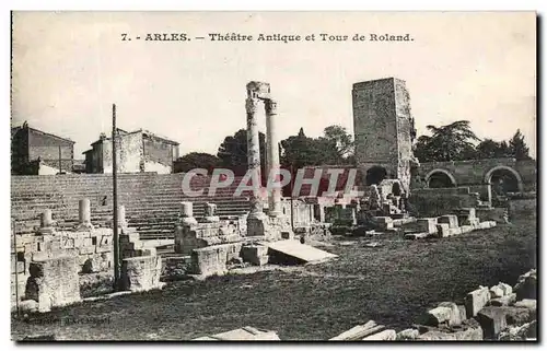 Cartes postales Arles Theatre Antique Et Tour De Roland