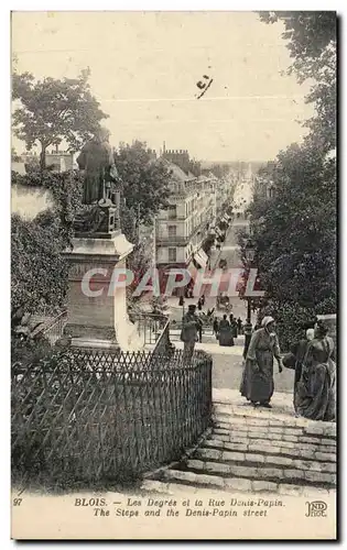 Cartes postales Blois Les Degres et la Rue Danis Papin Femmes