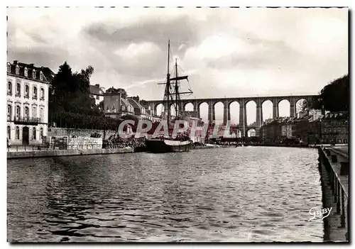 Cartes postales moderne Morlaix Qual Treguier et le Viaduc Bateau