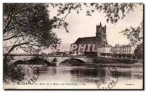 Cartes postales Nantes Les Bords de la Seine et la Cathedrale