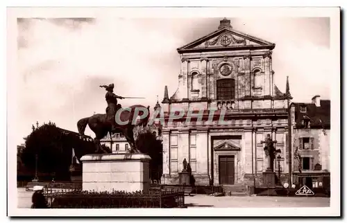 Cartes postales Vannes La Place De L&#39Hotel De Ville La statue De Richemont