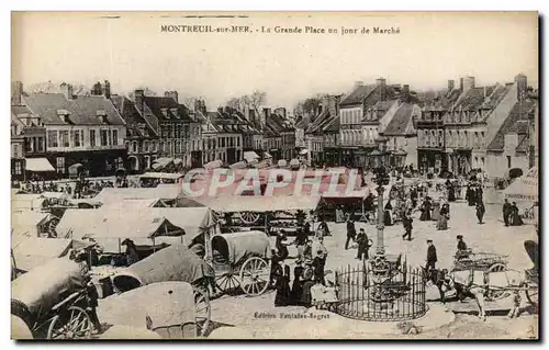 Cartes postales Montreuil sur Mer La Grande Place un Jour de Marche TOP