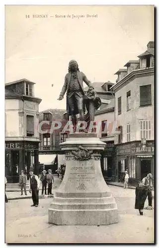 Cartes postales Bernay Statue de Jacques Daviel