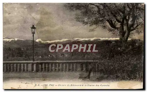 Cartes postales Pau Un Coin du Beulevard et la Chaine des Pyrenees