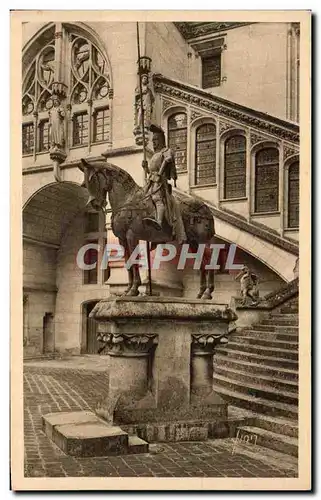 Cartes postales Chateau de Pierrefonds Statue de Duc d&#39Orleans