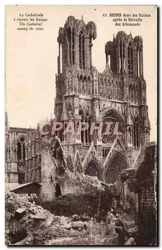 Cartes postales Reims dans les Ruines apres la Retraite des Allemands Militaria