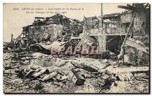 Cartes postales Lens en ruines Les restes de la Fosse n�8 Militaria