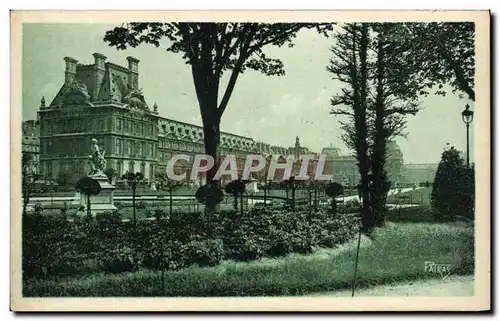 Cartes postales Paris Le Jardin des Tuileries et le Palais du Louvre