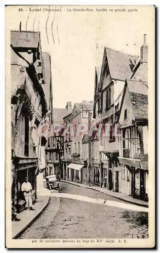 Cartes postales Laval la Grande Rue bordee en grande partie
