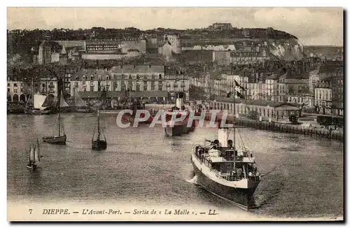 Ansichtskarte AK Dieppe L&#39Avant Port Sortie de La Malle Bateaux