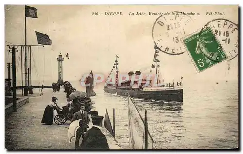 Ansichtskarte AK Dieppe La Jetee Rentree de La Manche Bateau