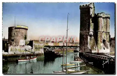 Cartes postales la Rochelle Entree du Port Tours de la Chaine et st Nicolas