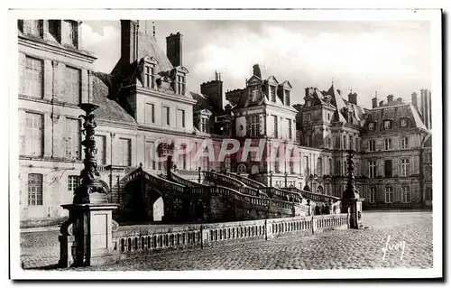 Ansichtskarte AK Fontainebleau Le Palais L&#39Escalier en fer a cheval