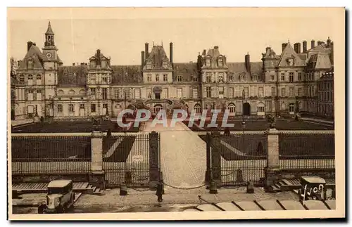 Ansichtskarte AK Fontainebleau Le Palais Cour des Adieux