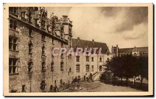 Ansichtskarte AK Nantes Chateau ducs de Bretagne Grand Logis Tour et Puits de la Couronne d&#39or