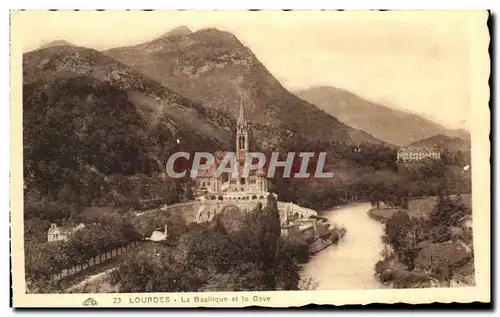 Cartes postales Lourdes La Basilique et le Gave