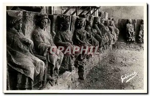 Ansichtskarte AK Charroux Les Saints de l&#39Abbaye Motifs de sculpture du