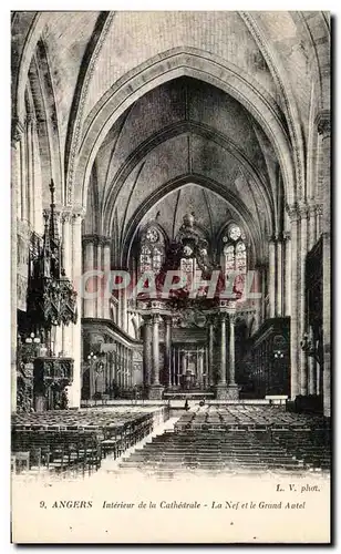 Cartes postales Angers Interieur de la Cathedrale la Nef et le Grand Autel