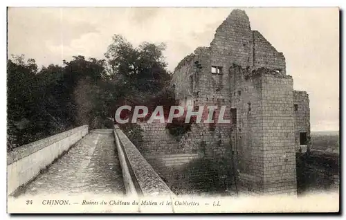 Ansichtskarte AK Chinon Ruines du Chateau du Milieu et les Oubliettes