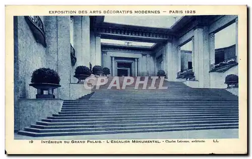 Cartes postales Exposition Des Arts Decoratifs Paris interieur du Grand Palais L&#39Escalier Monumental