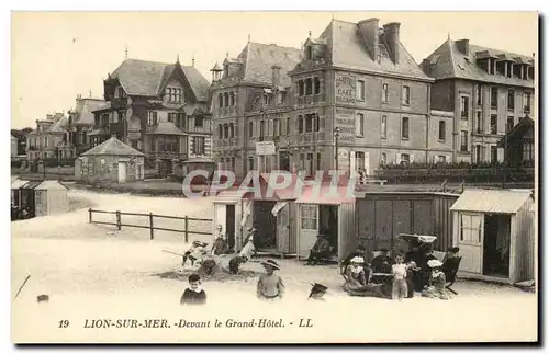 Cartes postales Lion Sur Mer Devant le Grand Hotel