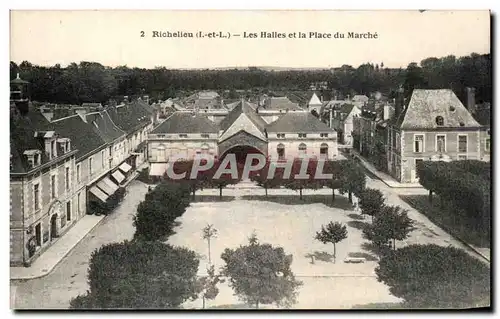 Cartes postales Richelieu Les Halles Et La Place Du Marche