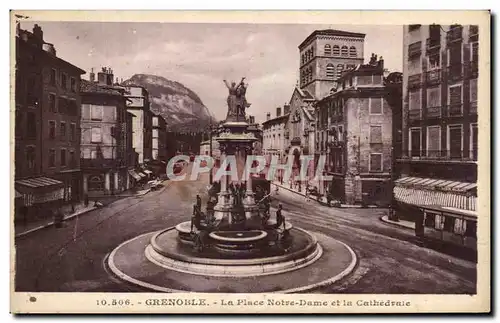 Ansichtskarte AK Greoble La Place Notre Dame Et La Cathedrale