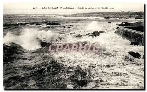 Ansichtskarte AK Les Sables D&#39Olonne Etude de lames a la grande jetee