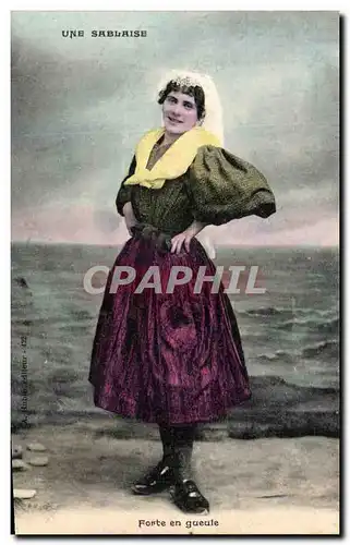 Cartes postales Une Sablaise Folklore Costume Coiffe