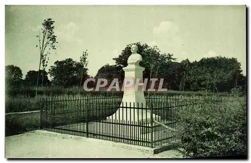 Ansichtskarte AK Environs de Saintes Crazannes Monument du Dr Brun mort por la patrie