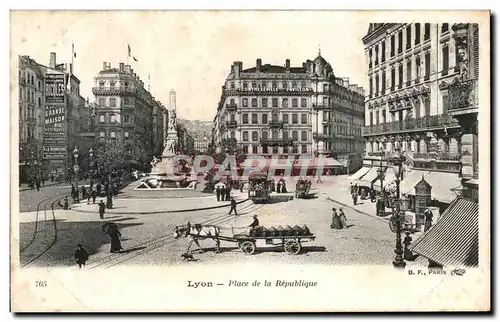 Cartes postales Lyon Place de la Republique