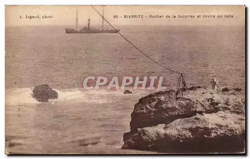 Cartes postales Biarritz Rocher de la Surprise et Navire en rade Bateau