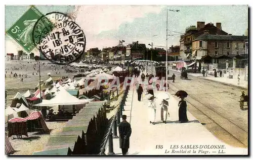 Cartes postales Les Sables D&#39Olonne Le Remblai et la Plage