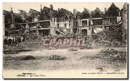 Cartes postales Arras La Petite Place Militaria