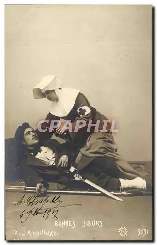 Cartes postales Bonne Soeurs L&#39Aumbulance Croix Rouge Femme