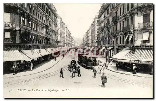 Ansichtskarte AK Lyon la Rue de la Republique Tramway Voiture a ane