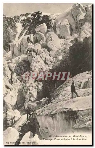 Ansichtskarte AK Ascension au Mont Blanc Passage d&#39une echelle a la Jonction Alpinisme