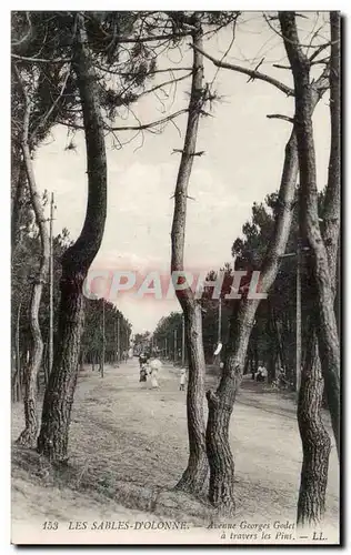 Cartes postales Les Sables D'olonne Avenue Georges Godet a travers le Pins