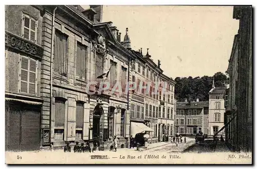 Cartes postales Epinal La Rue et l'Hotel de Ville
