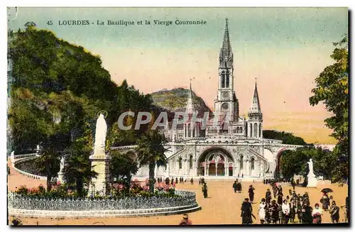 Cartes postales Lourdes La Basilique et la Vierge Couronnee