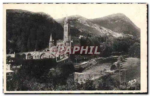 Cartes postales Lourdes La Basilique et la Gave