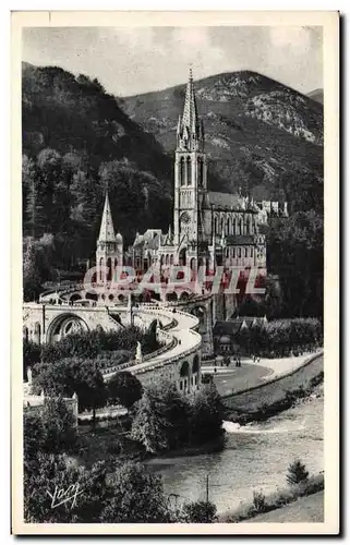 Cartes postales Lourdes La Basilique et le Gave