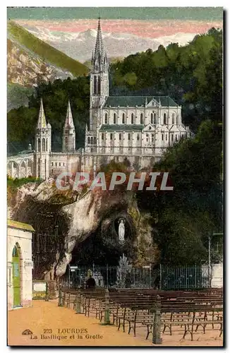 Cartes postales Lourdes La basilique et la Grotte