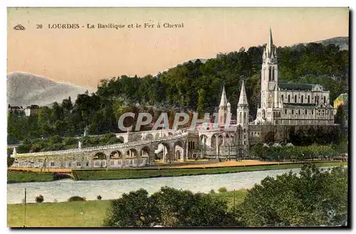 Cartes postales Lourdes La Basilique et le Fer a cheval