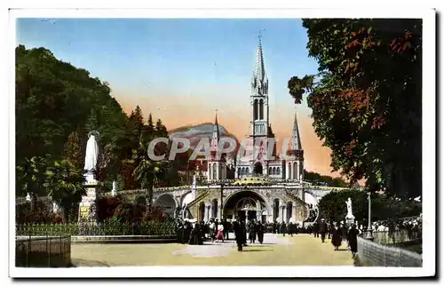 Ansichtskarte AK Lourdes La basilique et le calvaire