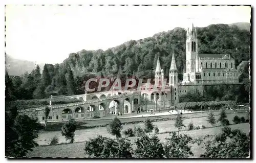 Cartes postales Lourdes La Basilique et le calvaire