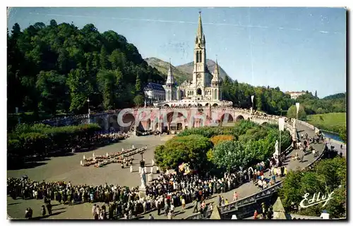 Cartes postales Lourdes Les malades assistant au Chemin de Croix