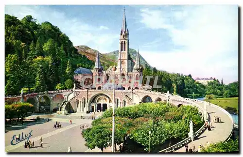 Cartes postales Lourdes La Basilique et l&#39Esplanade