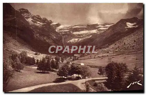 Ansichtskarte AK Gavarnie Vue panoramique de la Vallee et du Cirque